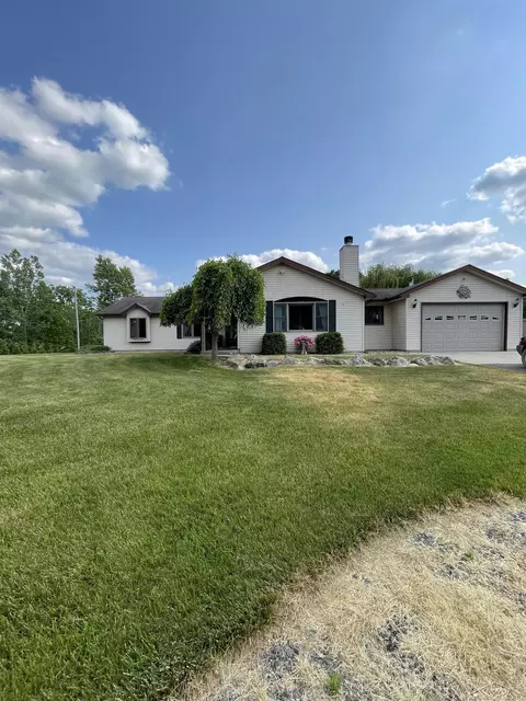 2964 Bogue Creek Dr, Howell, MI 48855