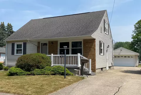405 Huron Ave, Bay City, MI 48706