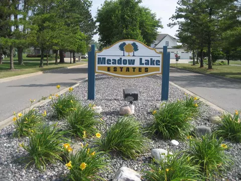 2383 Copper Crk, Bay City, MI 48706