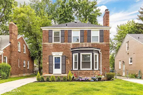 2119 Lancaster, Grosse Pointe Woods, MI 48236