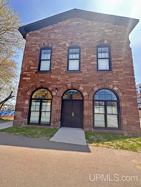 311 S Lakeshore Sandstone #SANDSTONE  2, Marquette, MI 49855