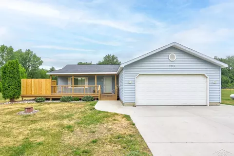 9986 Lewis Rd, Millington, MI 48746