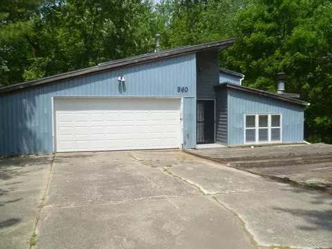 860 W Walnut, Saint Charles, MI 48655