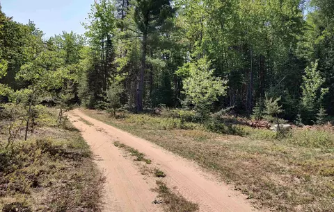 386 Willow Crk, Ishpeming, MI 49866