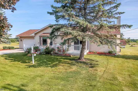 15760 Donald, Capac, MI 48014 photo 4