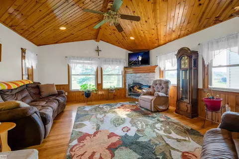 15760 Donald, Capac, MI 48014 photo 21