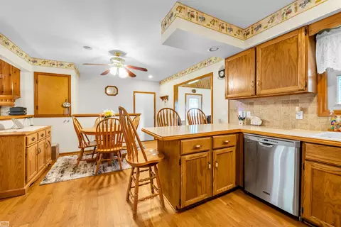 15760 Donald, Capac, MI 48014 photo 9