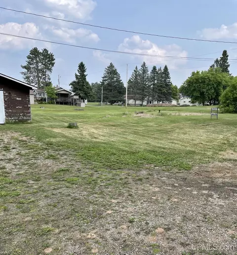3926 W Main, Norway, MI 49852