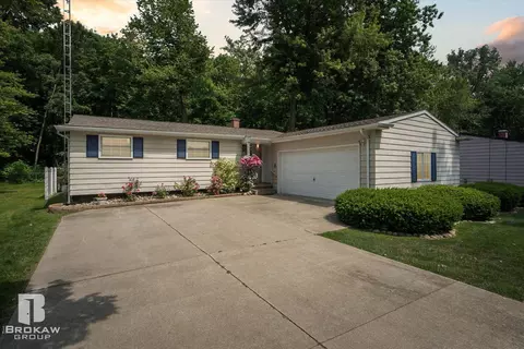 1495 Transue, Burton, MI 48509