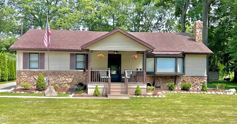 3908 State, Fort Gratiot, MI 48059