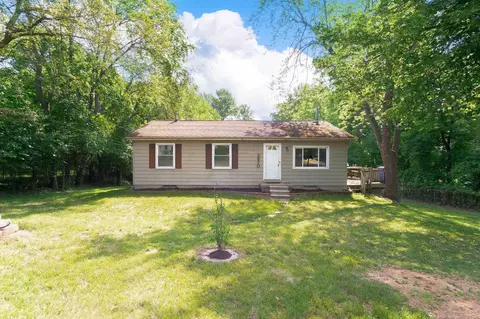 2970 Marlington Rd, Waterford, MI 48329