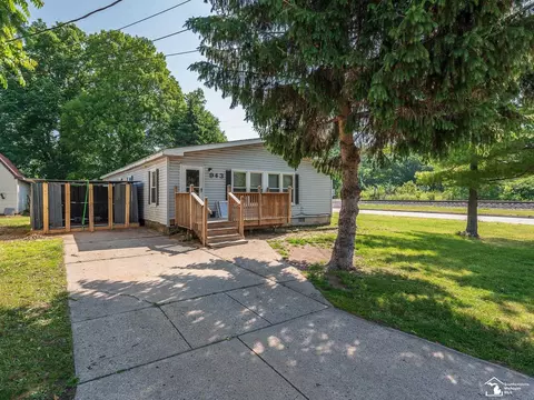 943 Cherry, Monroe, MI 48161