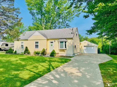 29696 Fort, Rockwood, MI 48173