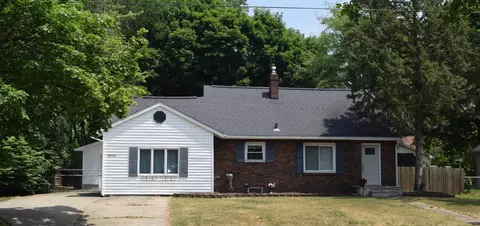 3506 Dartmouth, Midland, MI 48642