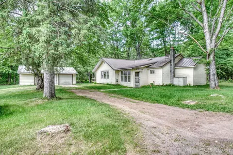 419 W Fischer Lk, Niagara, WI 54151