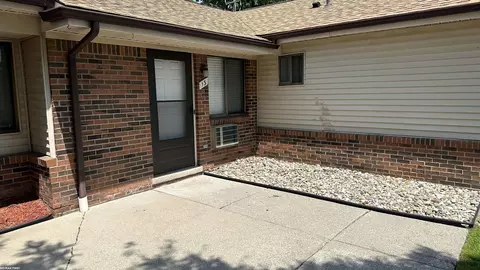 30010 Utica Apt 13 # 13 /  A, Roseville, MI 48066