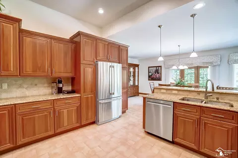 225 Eagle Ct, Monroe, MI 48162 photo 15