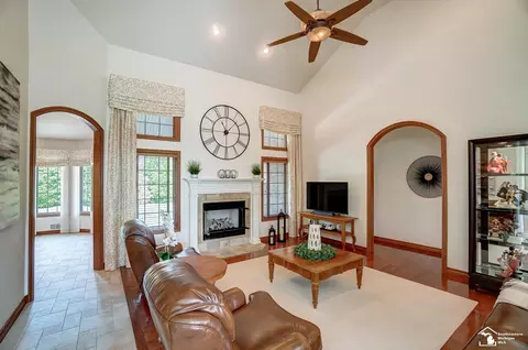 225 Eagle Ct, Monroe, MI 48162 photo 9