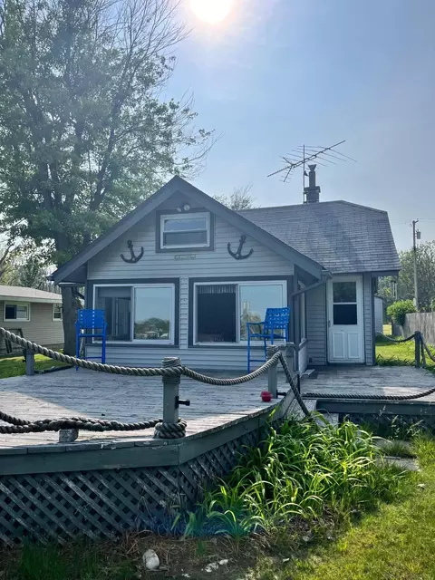 6696 Dickinson, Algonac, MI 48001 photo 2