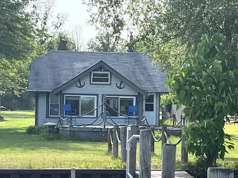 6696 Dickinson, Algonac, MI 48001