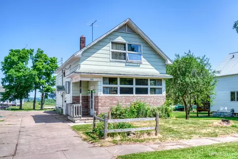912 Erie Ave, Crystal Falls, MI 49920