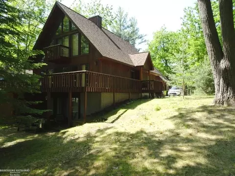 4782 Lancer, Gladwin, MI 48624 photo 2