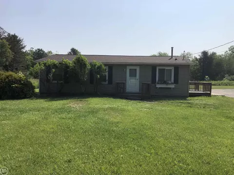 1414 N Pine Riv, Kimball, MI 48074