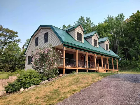 2946 M35, Negaunee, MI 49866
