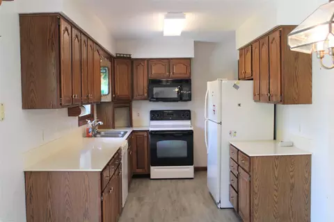 18195 Gilmore Rd, Armada, MI 48005 photo 9