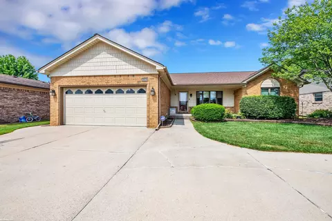 43363 Hillcrest, Sterling Heights, MI 48313