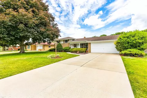 37264 Ruth, Sterling Heights, MI 48312