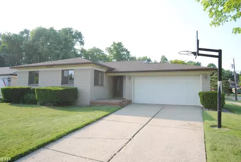 17891 Fairwood, Clinton Township, MI 48035