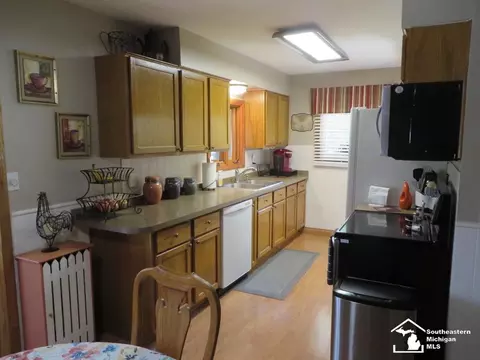 1772 Riverside, Monroe, MI 48162 photo 4