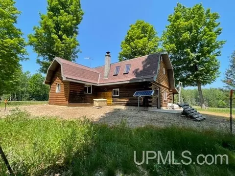 6255 Duck Lk, Florence, WI 54121