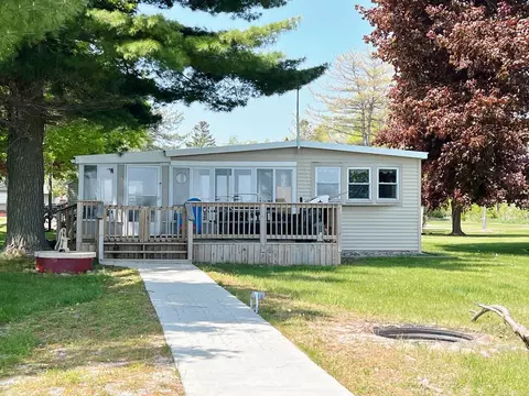 4076 Beacon Hl, Port Hope, MI 48468