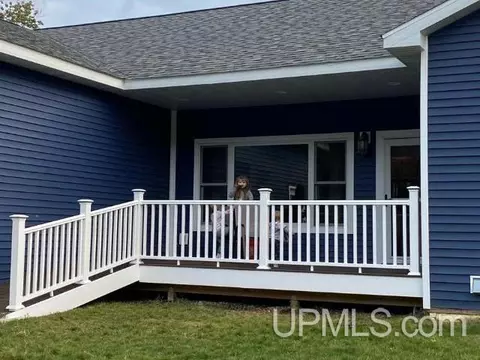 1021 E C, Iron Mountain, MI 49801
