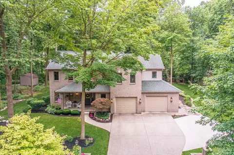 711 Maple Crst, Frankenmuth, MI 48734 photo 2