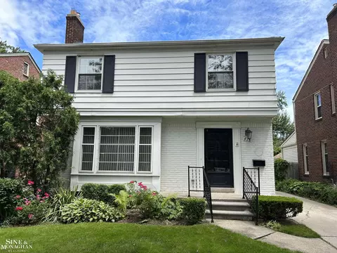 478 Fisher Rd, Grosse Pointe Farms, MI 48236