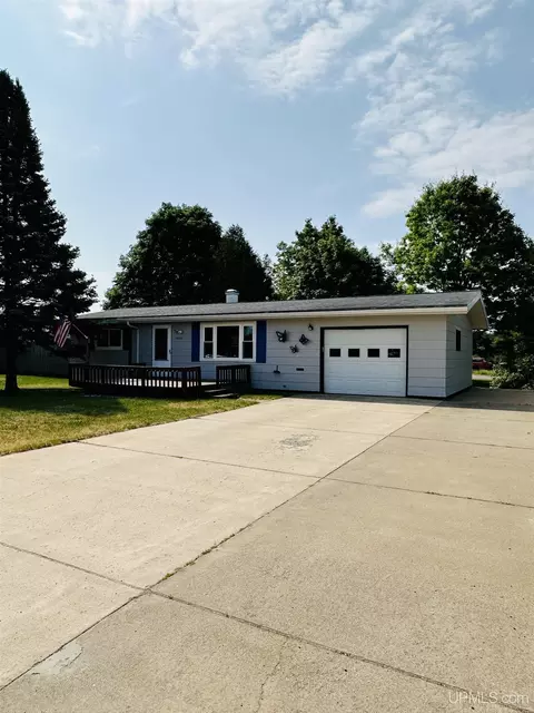 1645 Glenwood, Ishpeming, MI 49849 photo 2
