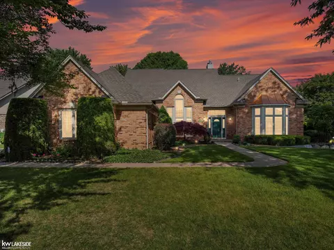 52733 Royal Frst, Shelby Township, MI 48315