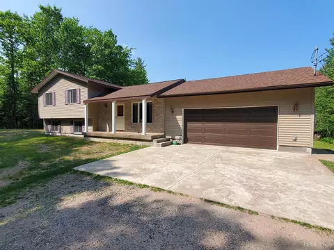 983 Co Rd 480, Marquette, MI 49855