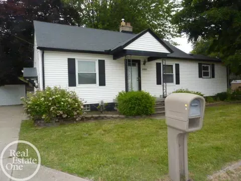 37991 Elmlane, Harrison Township, MI 48045