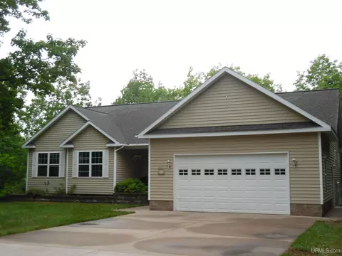 2105 Country, Houghton, MI 49931