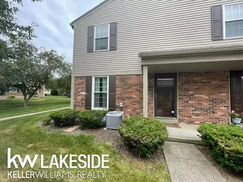 44560 N Bunker Hill Dr, Clinton Township, MI 48038