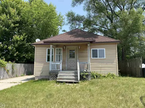 1912 27th St, Port Huron, MI 48060