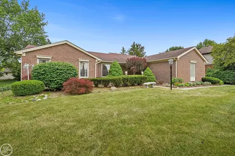 6360 Elsey, Troy, MI 48098