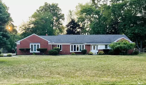 3496 Springdale Dr, Lambertville, MI 48144