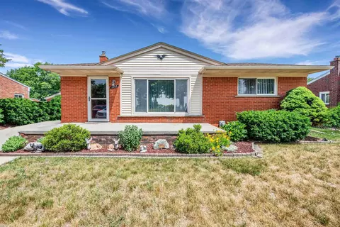 4583 E 13 Mile Rd, Warren, MI 48092