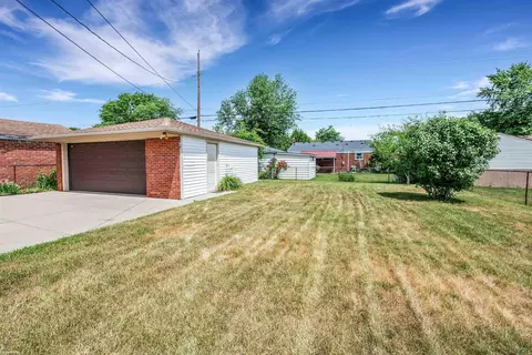 4583 E 13 Mile Rd, Warren, MI 48092 photo 22