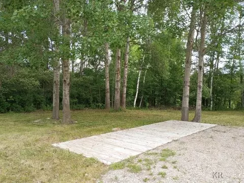 1554 Cumberland Cir, Gladwin, MI 48624